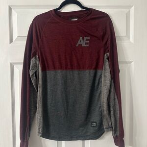 American Eagle Outfitters Men's Burgundy and Charcoal Long Sleeve Peformance Tee